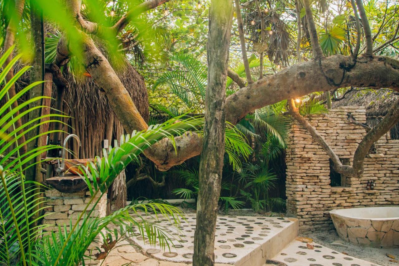 Ikal Tulum Hotel Exteriör bild The Jungle Spa